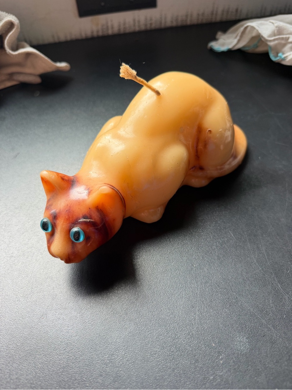 Handcrafted Cat-Shaped Decorative Candle in Amber and Rust